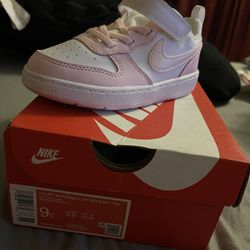 Girls Nikes