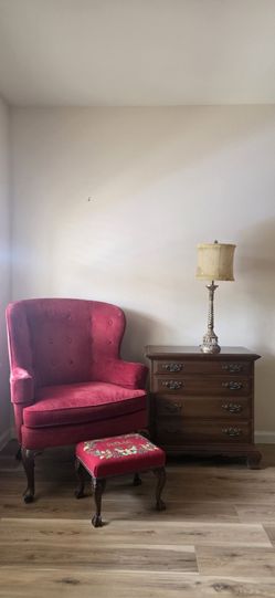 Queen anne chair