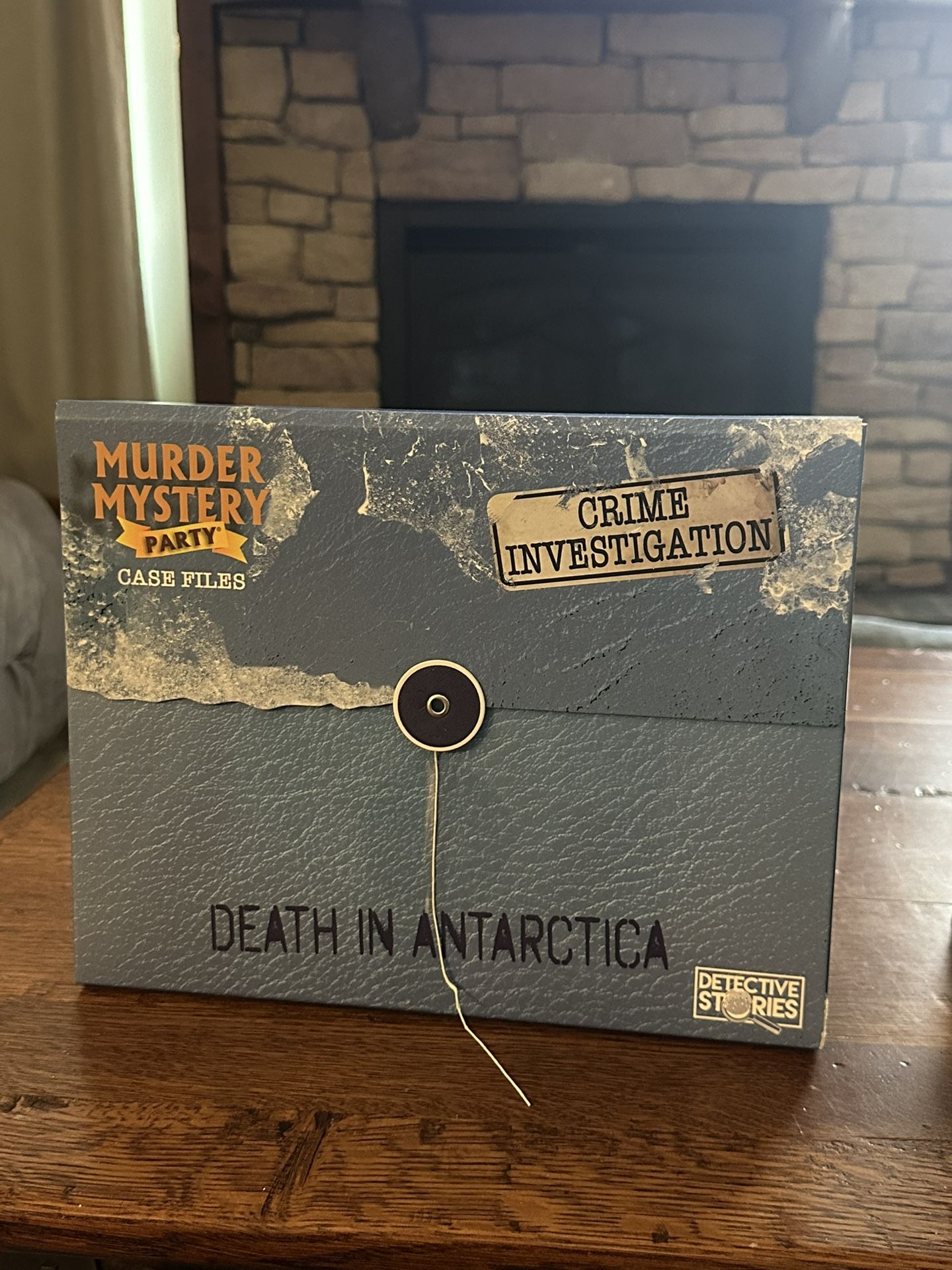"Death in Antarctica" game from the Murder Mystery Party Case Files Brand New