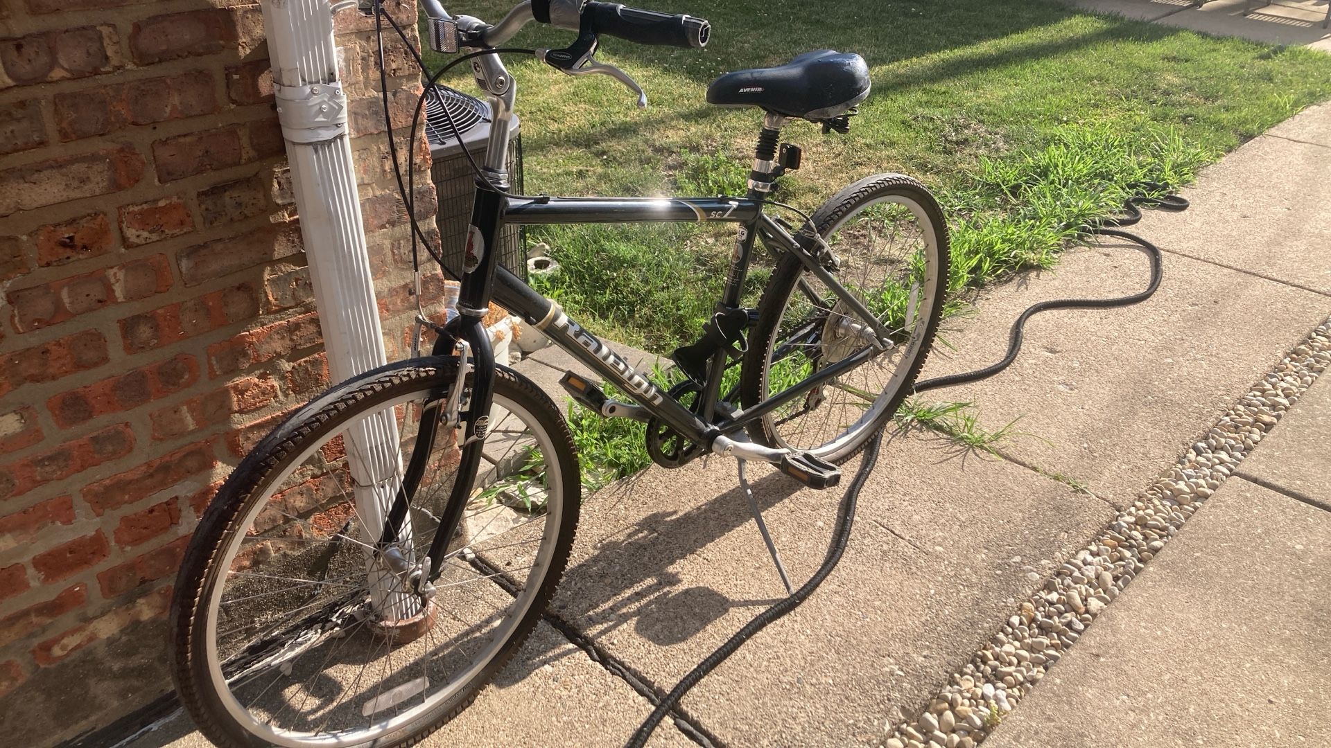 Men’s Raleigh Mountain Bike. 20 Inch Frame