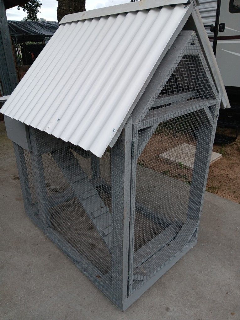Chicken coop tractor