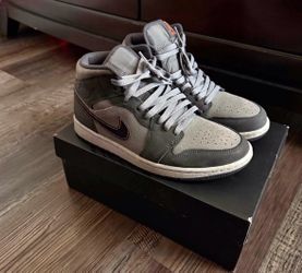 JORDANS(GIVE ME A PRICE)