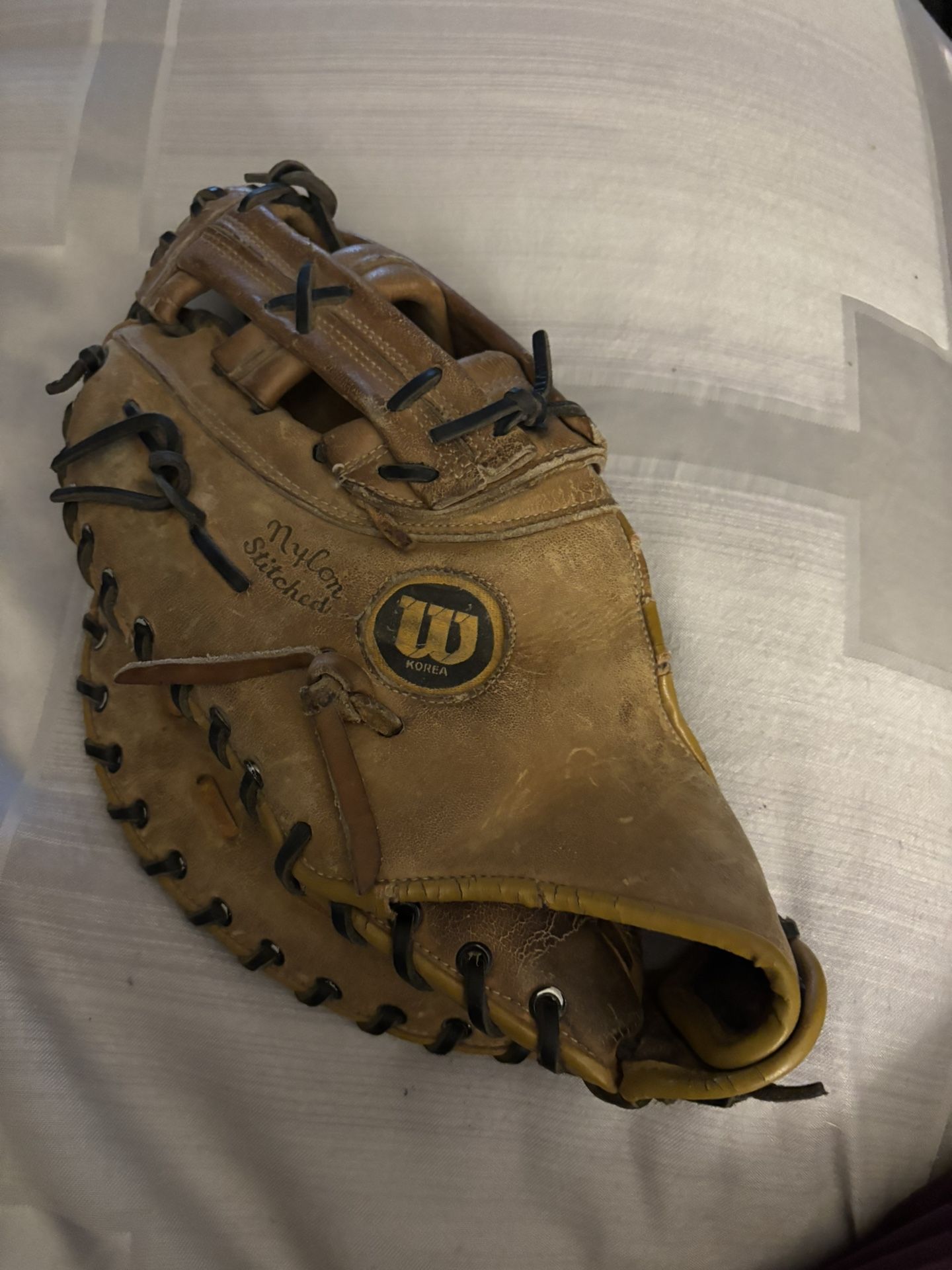 Wilson Baseball First Base glove / Left handed