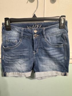 Wallflower Juniors shorts Size 5