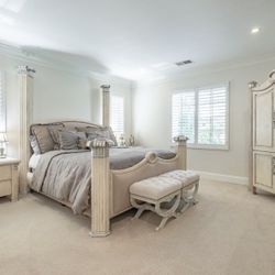 Cal King Bedroom Set. 