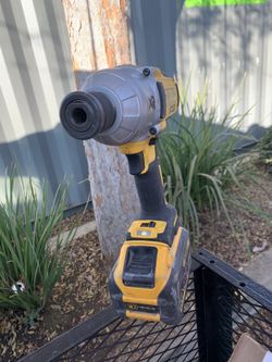 DEWALT