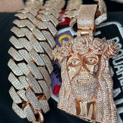 cadena y medalla , chain and pendant 