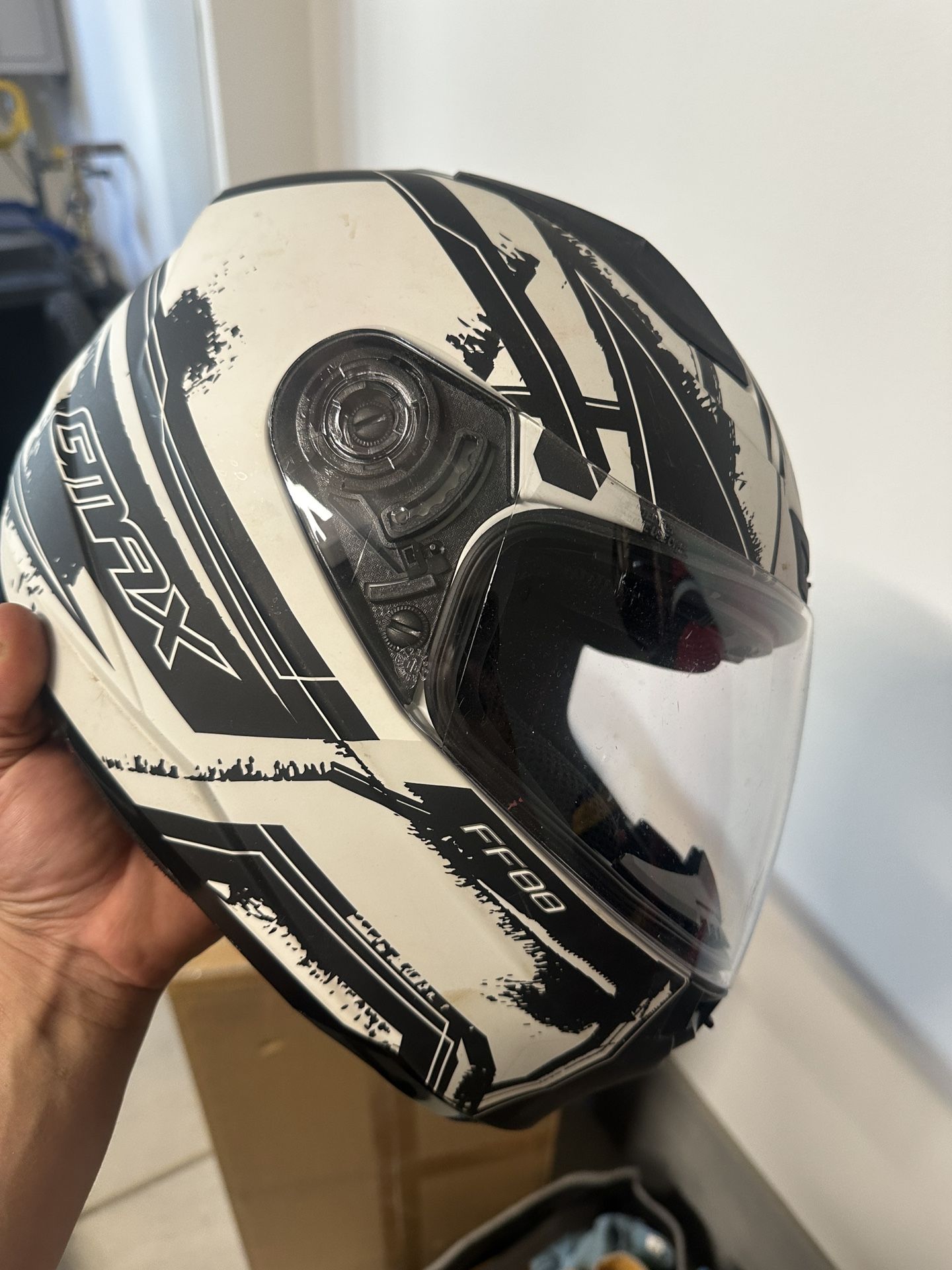 G Max Ff-88 Motorcycle helmets