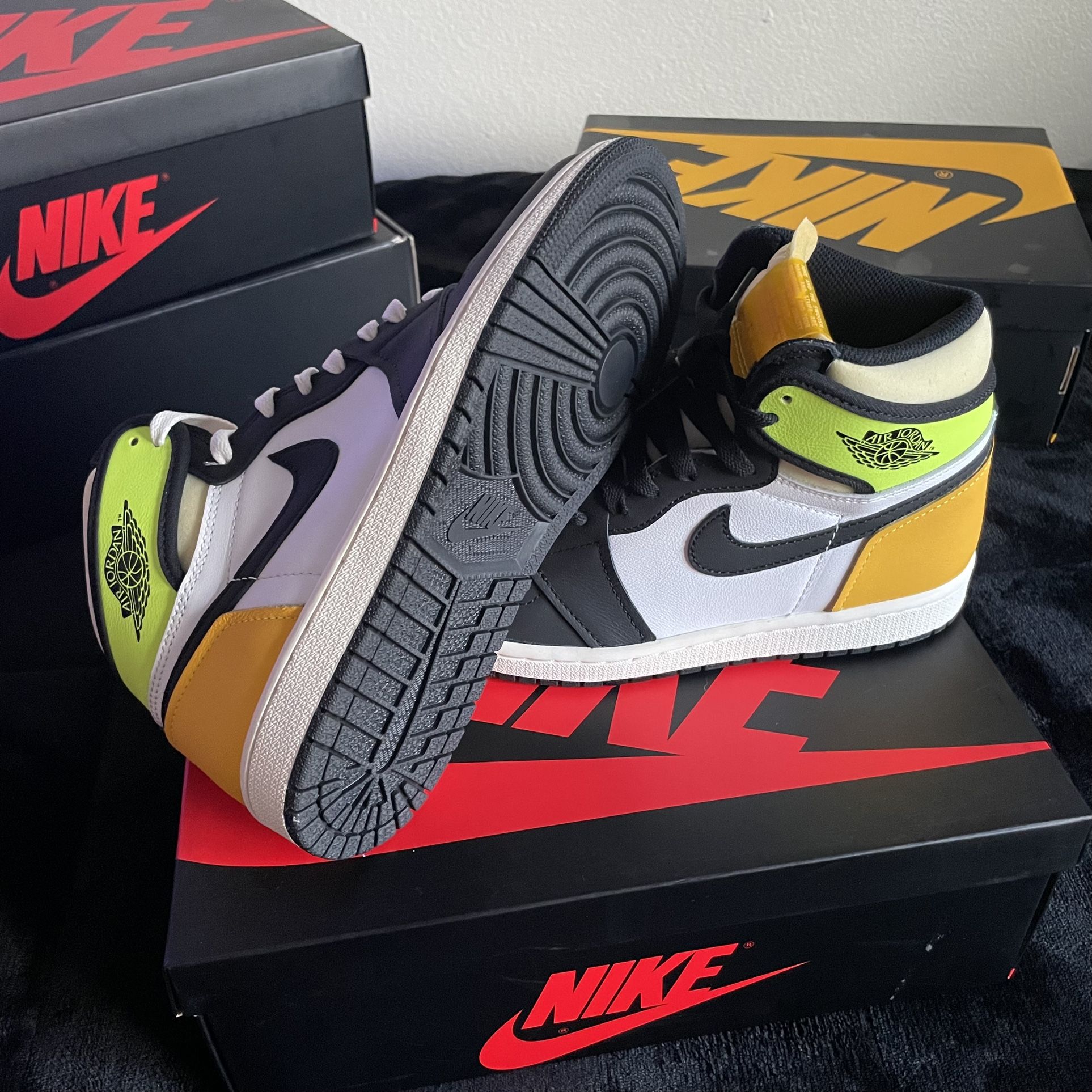 Jordan 1 High ‘ Volt Gold ‘