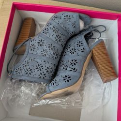 Women's Shoe Size 10