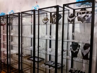 Wedding Bridal veils necklaces earrings bracelets tiaras crown