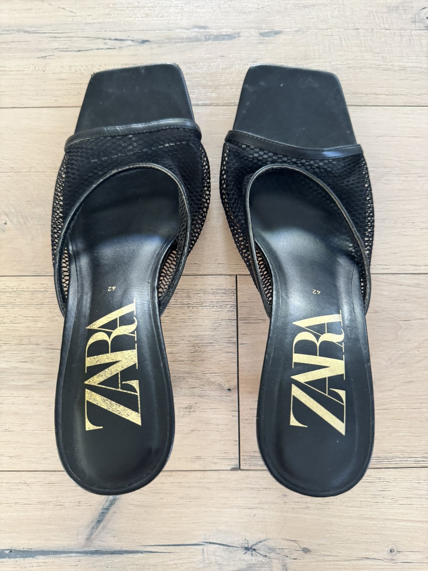 Zara Black Kitten Heel