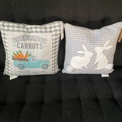 EASTER DECORATIVE PILLOWS FEATHER FILLED PILLOW SET SPRING BUNNY RABBITS NEW