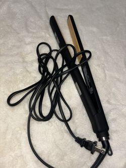 Hot Tools Flat Iron New Used 2 Times