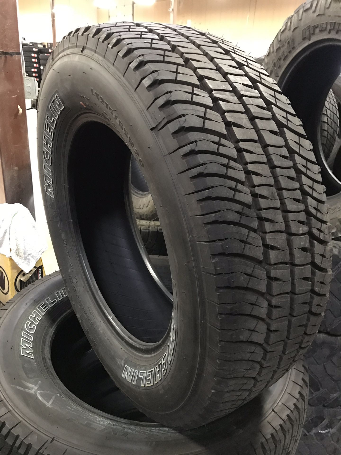 Like New 20” Inch Michelin AT2 LT 275/65R20 2756520 27565R20 Tires With 99% Tread