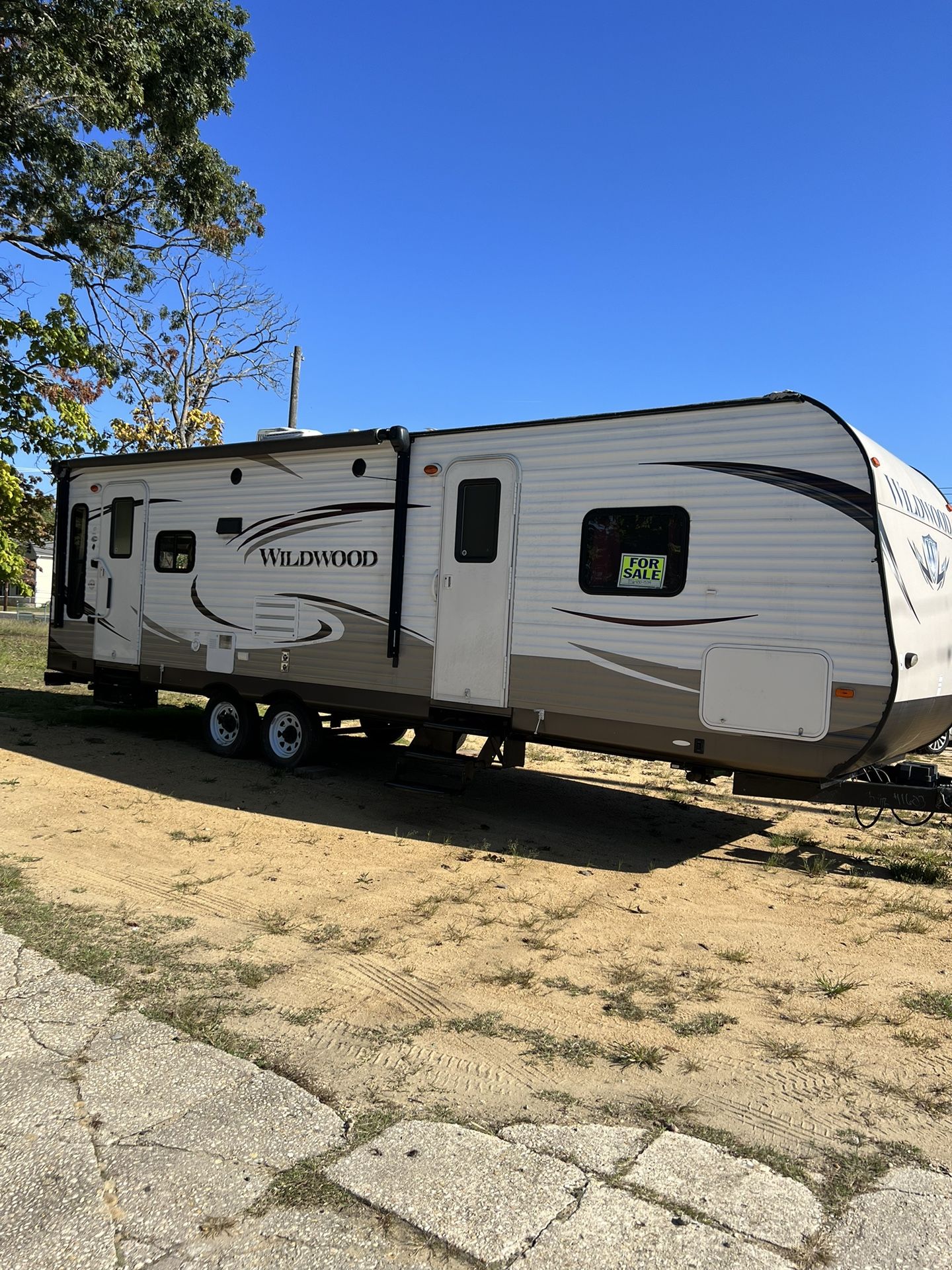 2015 Wildwood Forest River 27RLSS