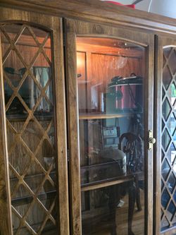 China Cabinet - Wood/Glass/Overhead Light