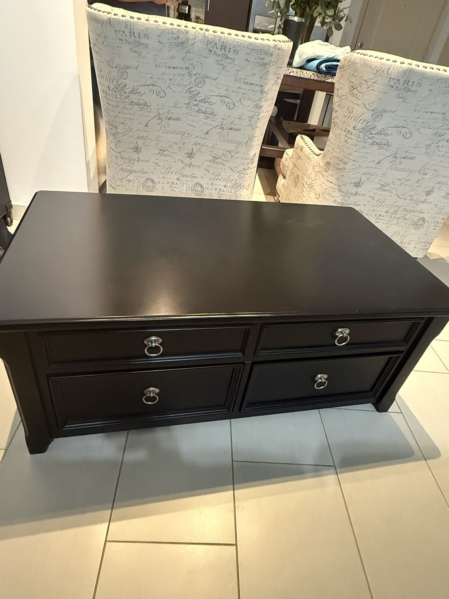 Black Lift-Top Coffee Table with Storage