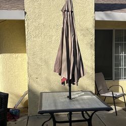 Brown Patio furniture w/ 9ft umbrella