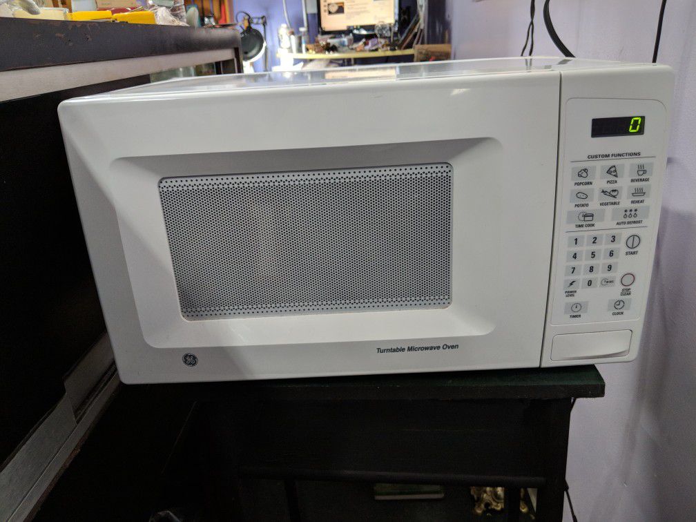GE Microwave with Turntable