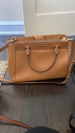 Crossbody tote