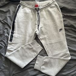 nike tech fleece