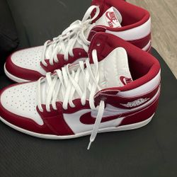 Jordan  1s Maroon 