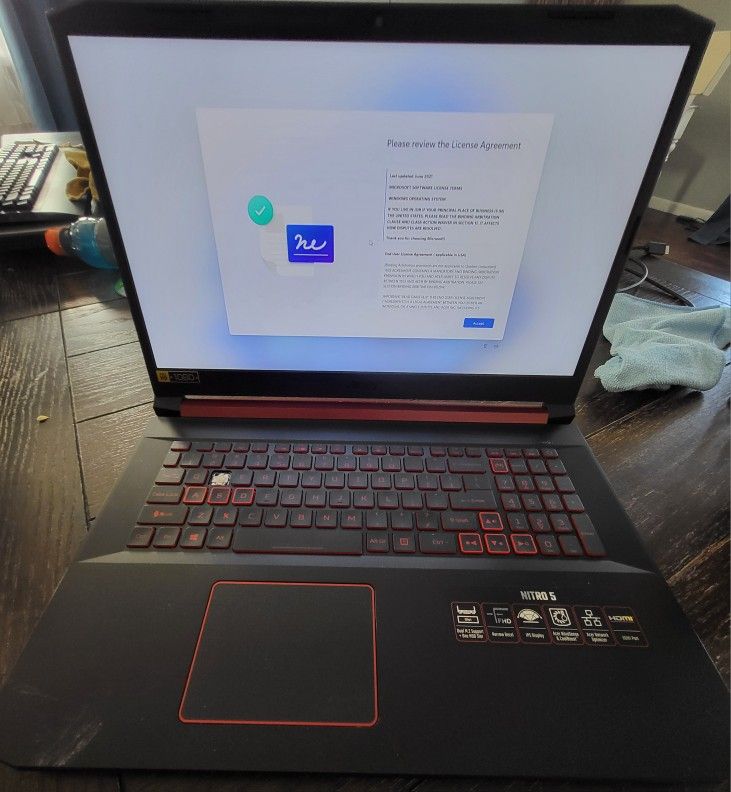 ACER Nitro 5 AN517-51-56YW Gaming Laptop + Plus laptop bag (Missing W key)