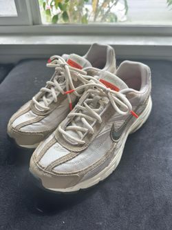 Nike Initiator Men’s Running Shoes (like new) size 9
