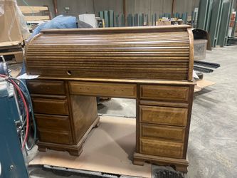Vintage Solid Oak Roll-Top Executive Desk – Beautifully Restored