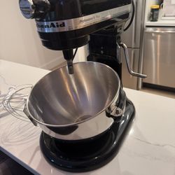 KitchenAid 5-Qt Stand Mixer – Lightly Used – Onyx Black