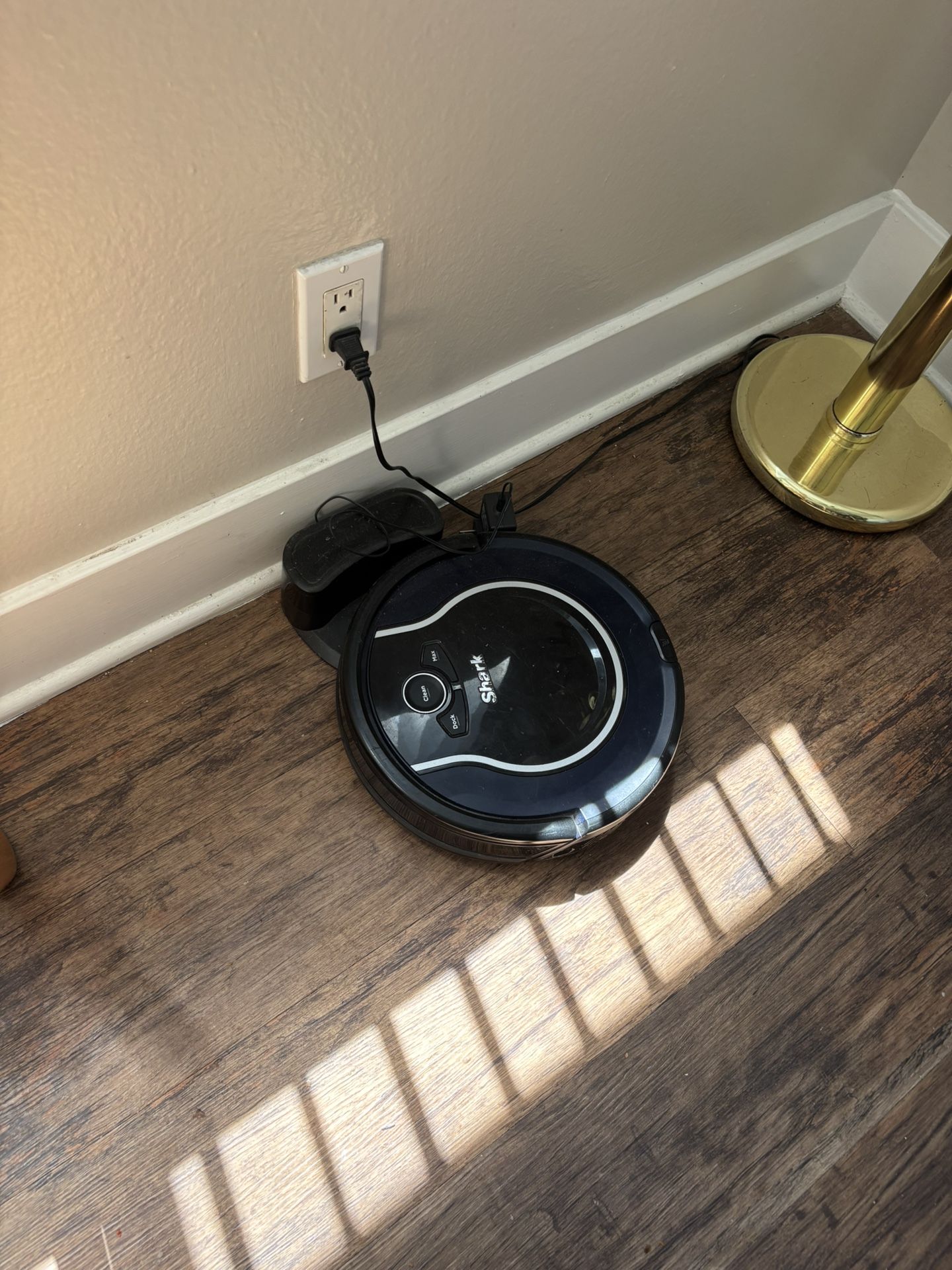 Shark robot vacuum