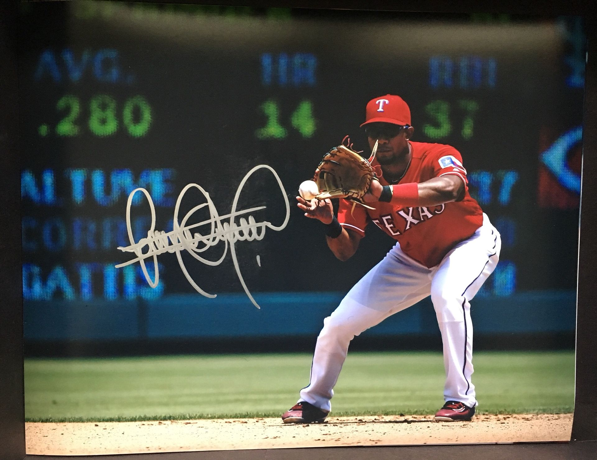 Elvis Andrus Signed Photo - Texas Rangers