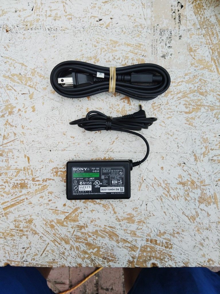 New Genuine Sony OEM PSP-100 AC Adaptor/Chargers