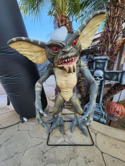 gremlins  halloween  animatronic
