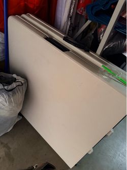 6’ Folding Tables – Heavy Duty Plastic