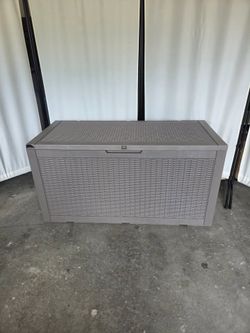 100 Gallon Waterproof Outdoor Resin Deck Box Storage – BRAND NEW! 🌾✨