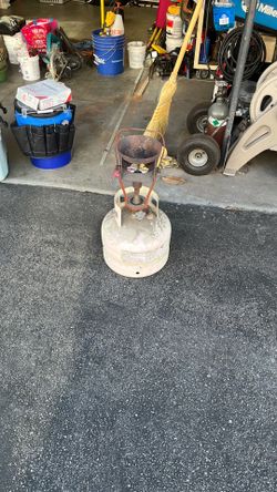 Solder pot, no lid and needs a new valve