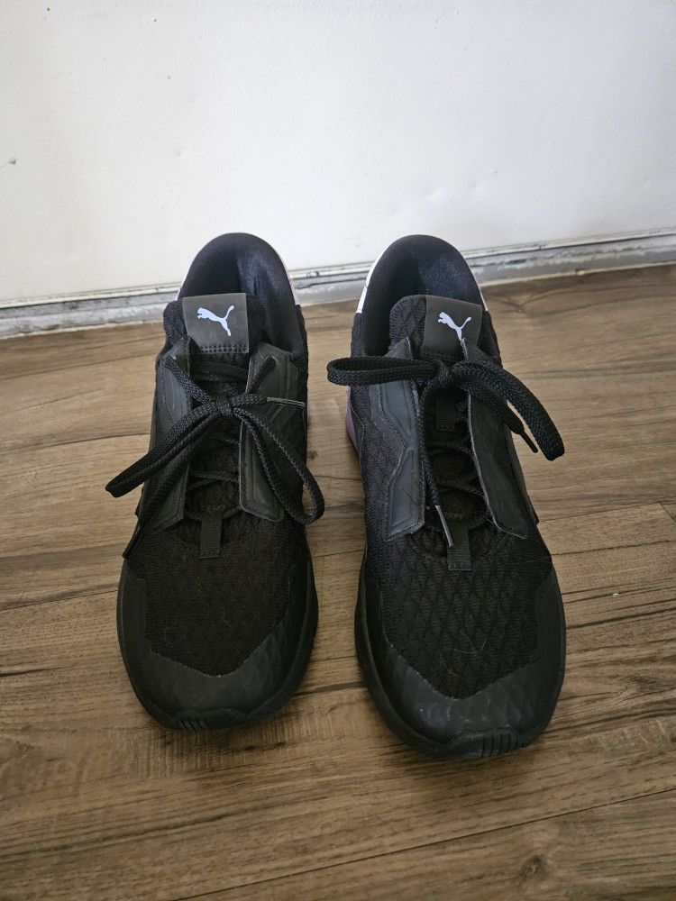 PUMA Women's Provoke Xt Cross Trainer Sneaker
Size 9