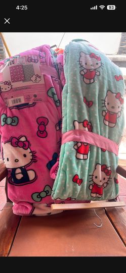 Hello Kitty Double Blankets