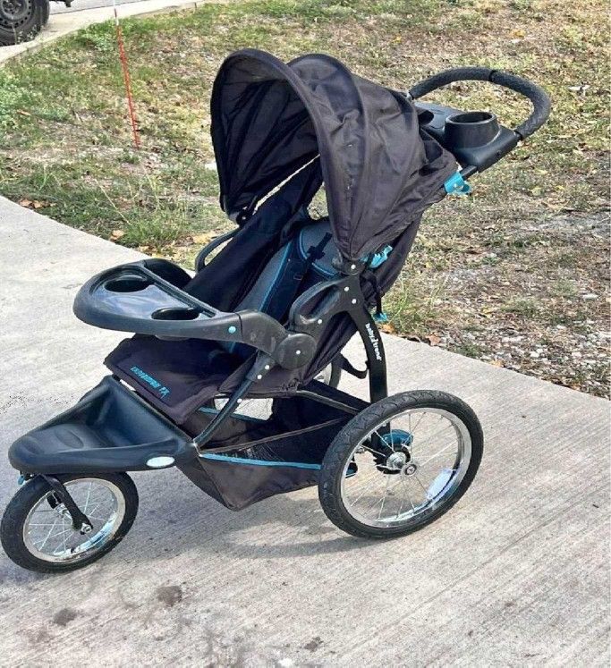 Kid Stroller – Safe and Stylish for Modern Families war glass