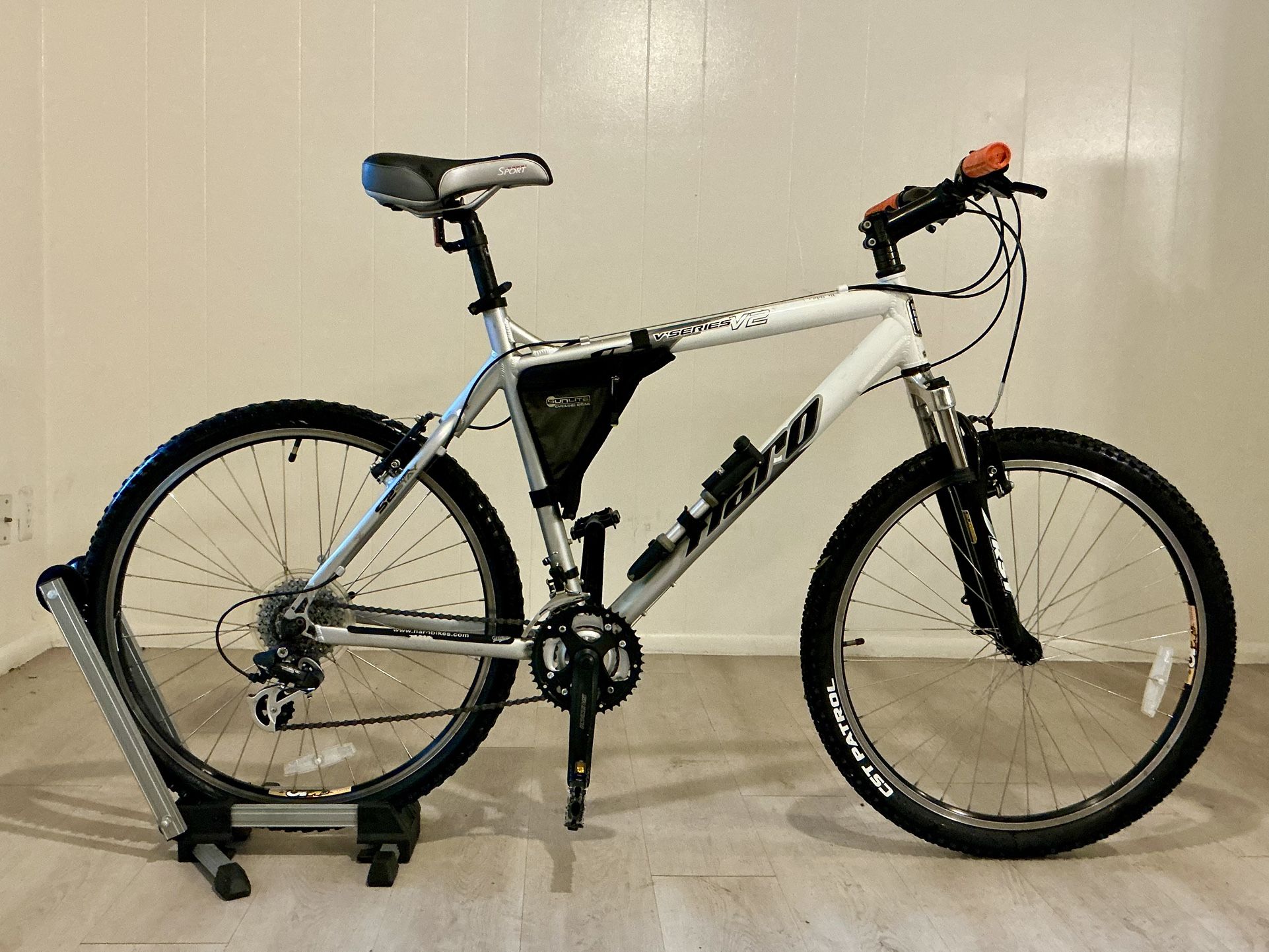 Gorgeous Haro Mountain Bike (LOADED) - Ready to ride
