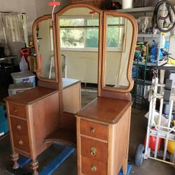 Vintage Vanity w/folding Mirrors and full Length Mirror!