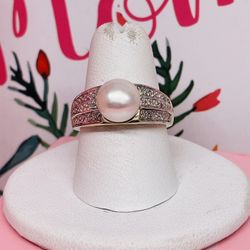Elegant 14k Ring With Pearl And Diamond Chips 