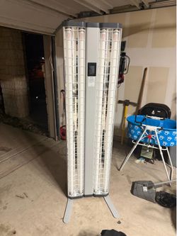 Daavlin 7 series phototherapy unit