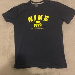 Vintage Nike Top - L