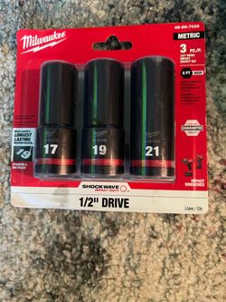 Milwaukee impact 1/2  socket set