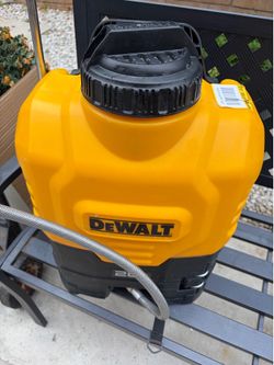 DEWALT 20v lithium ion Back Pack Sprayer