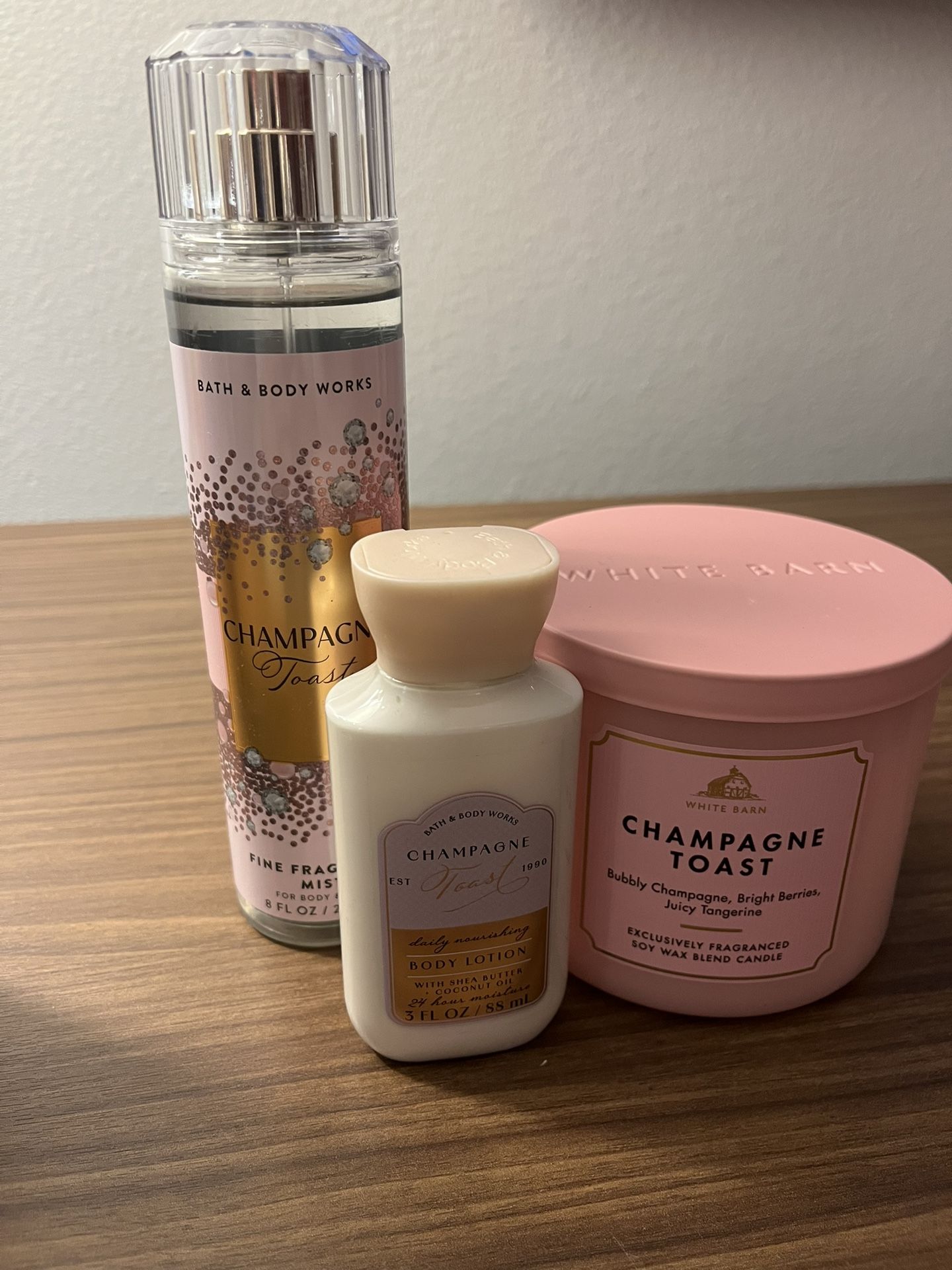 Bath & body works Champagne Toast set