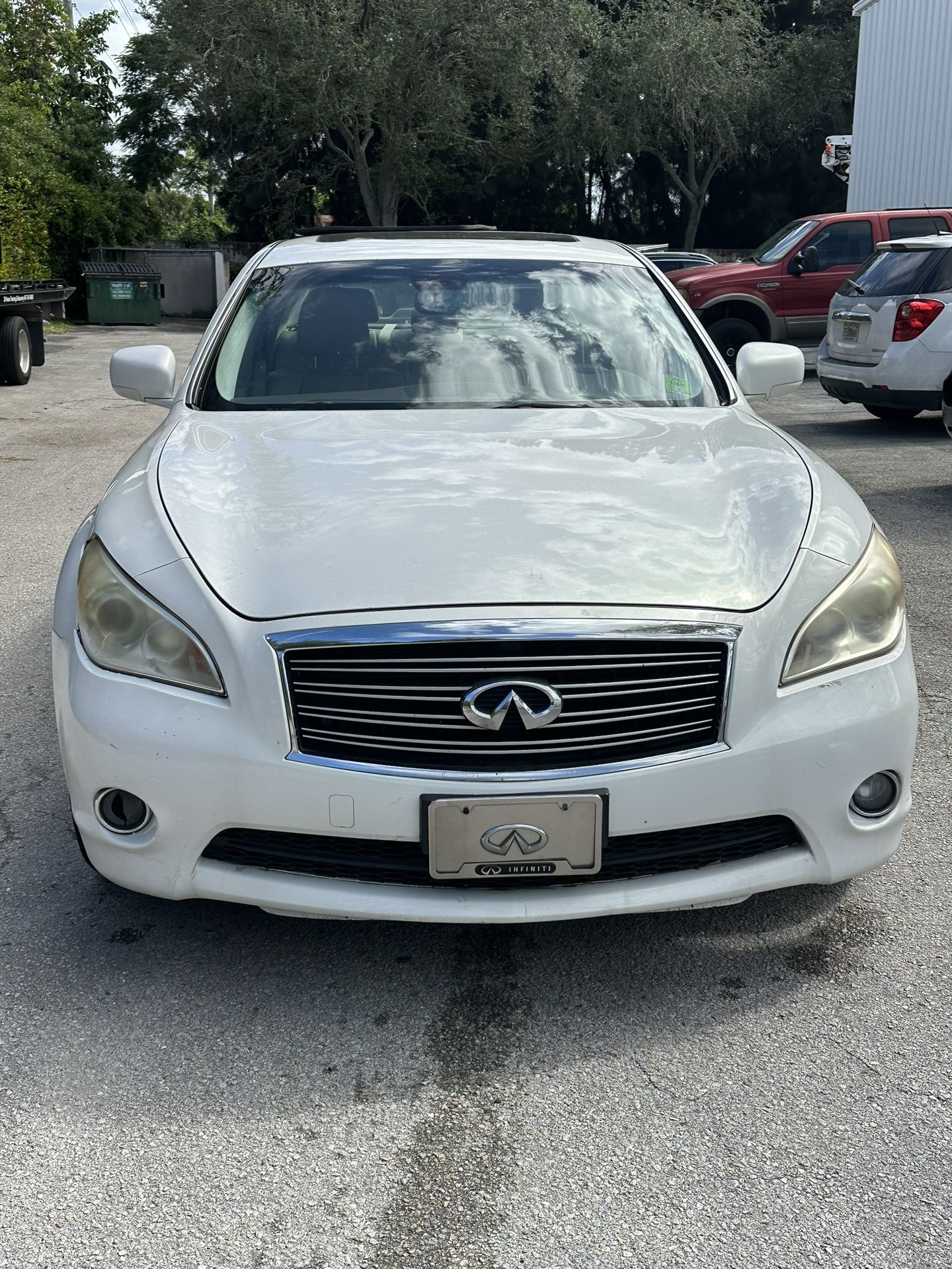 2012 Infiniti M37
